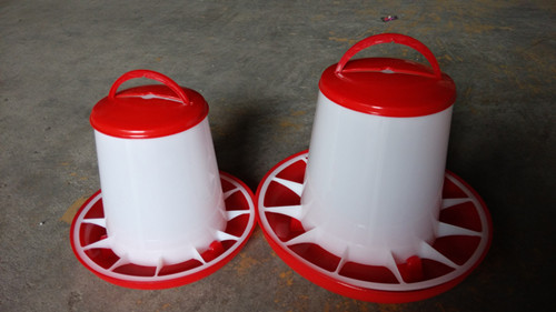 Tips On Choosing The Right Poultry Feeders And Drinkers In The